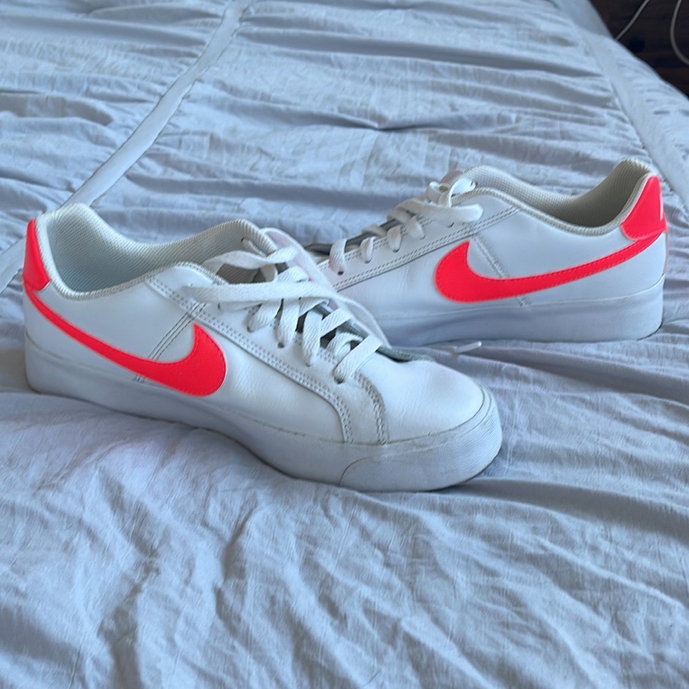Nike low tops - Picture 6 of 8